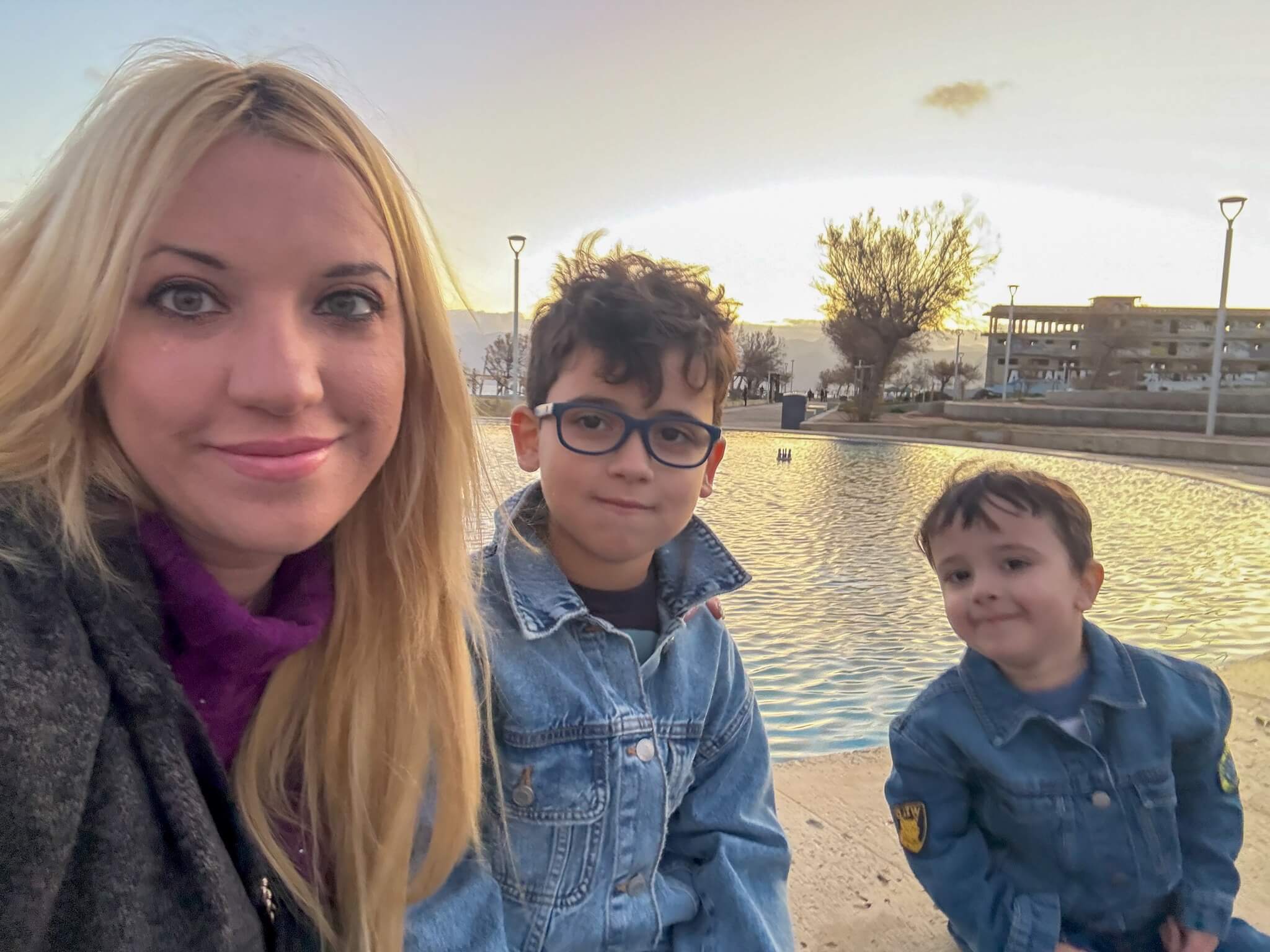 limniosfamilygr hero